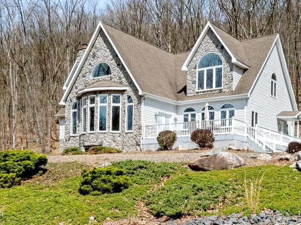 8 Kickapoo Drive, Hazle Township, PA 18202