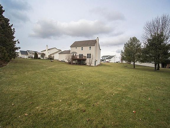 3rd image of 5929 Star Park Cir NE