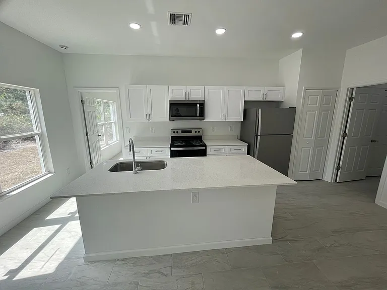 2513 22nd St W — Photo 15