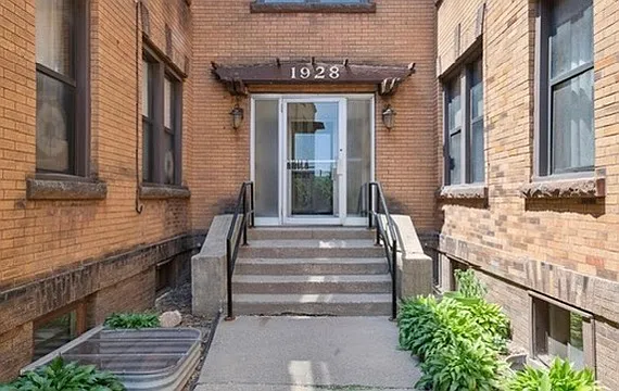 1928 Aldrich Ave S #B104 — Photo 2