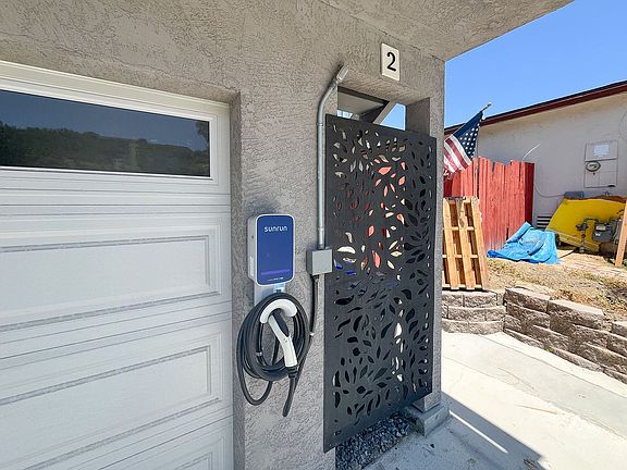 2nd image of 3914 Cameo Dr #2