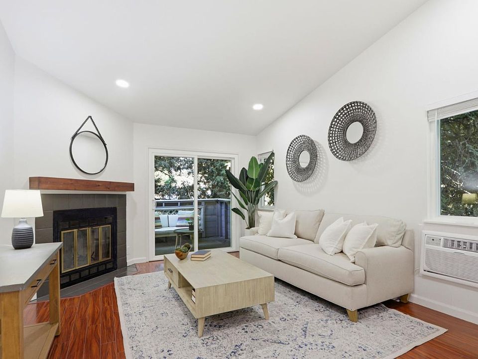 1st image of 1547 Four Oaks Cir