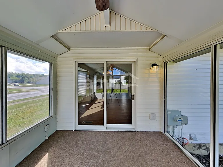 825 Whitehead Dr — Photo 17