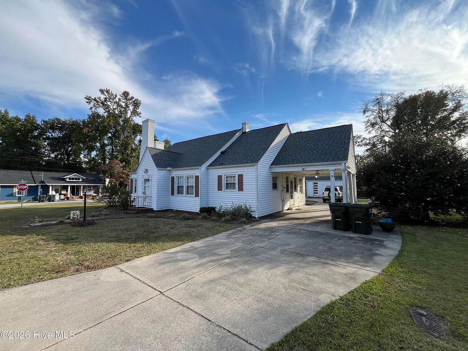 3 bed, 2.0 bath, 1678 sqft, $1,800 — Photo 2