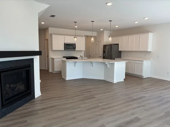 1739 Hauer Trl, Shakopee, MN 55379