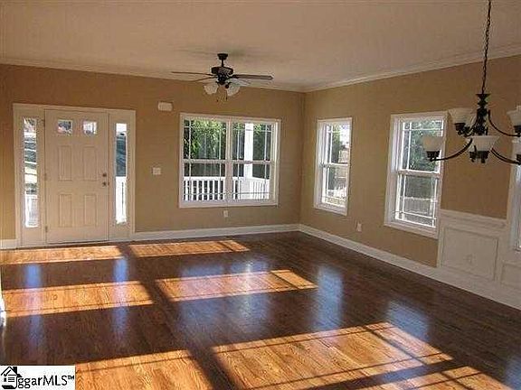 2nd image of 204 Woodside Cir Unit A