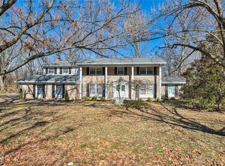 673 N Meadowcrest Cir, Cincinnati, OH 45231