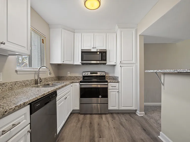 427 Maryland Ave — Photo 5