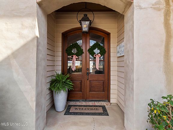 4th image of 112 Lake Ridge Dr