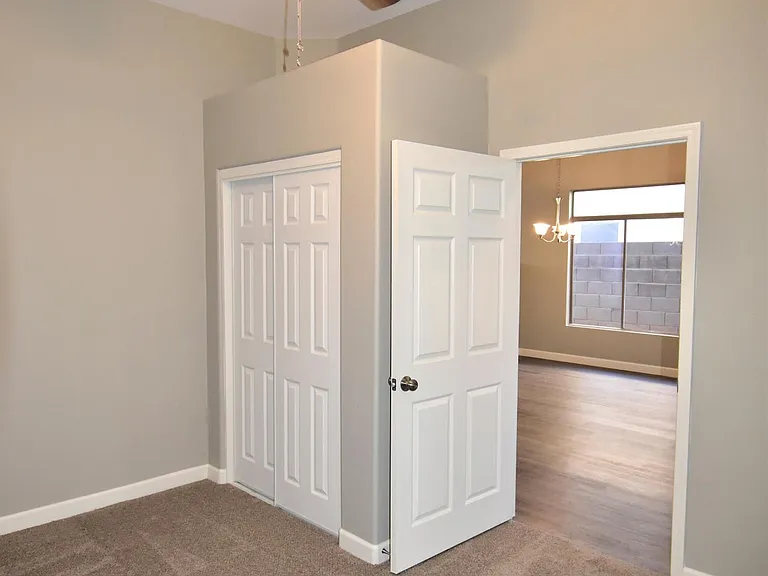9430 W Elm St — Photo 30