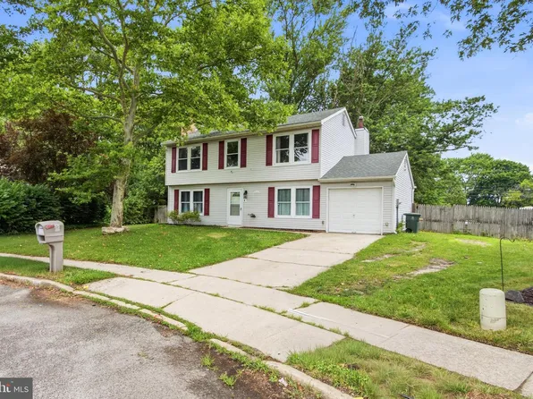 528 Denise Ct, Williamstown, NJ 08094