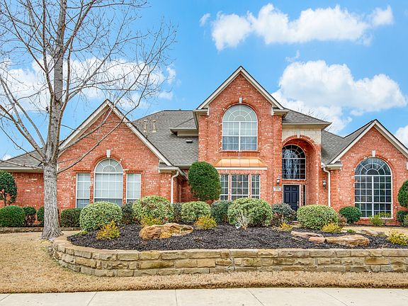 2nd image of 304 Waterford Ct