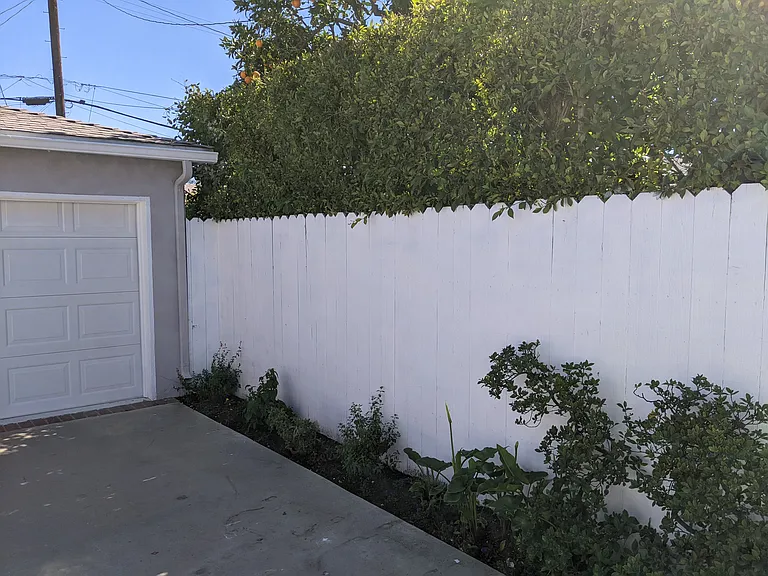 5636 Cedros Ave — Photo 21