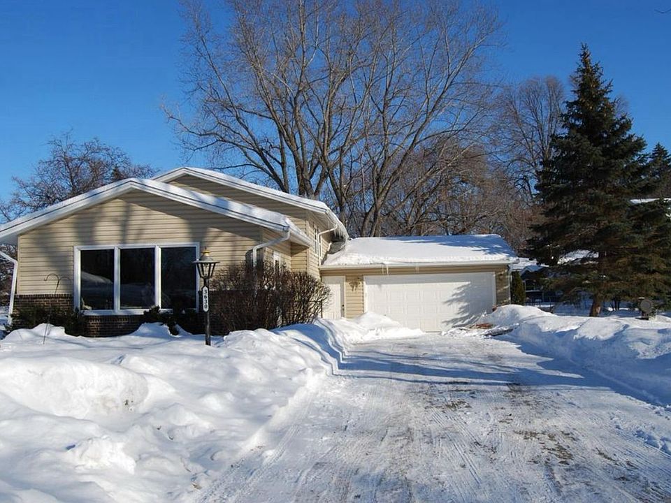 1st image of 3630 Quaker Ln N