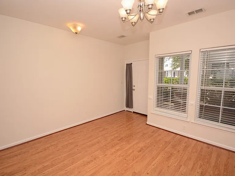 5062 Glen Canyon Dr — Photo 9