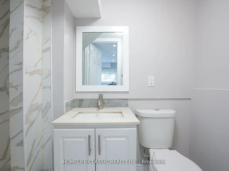 100 Chaucer Cres — Photo 19