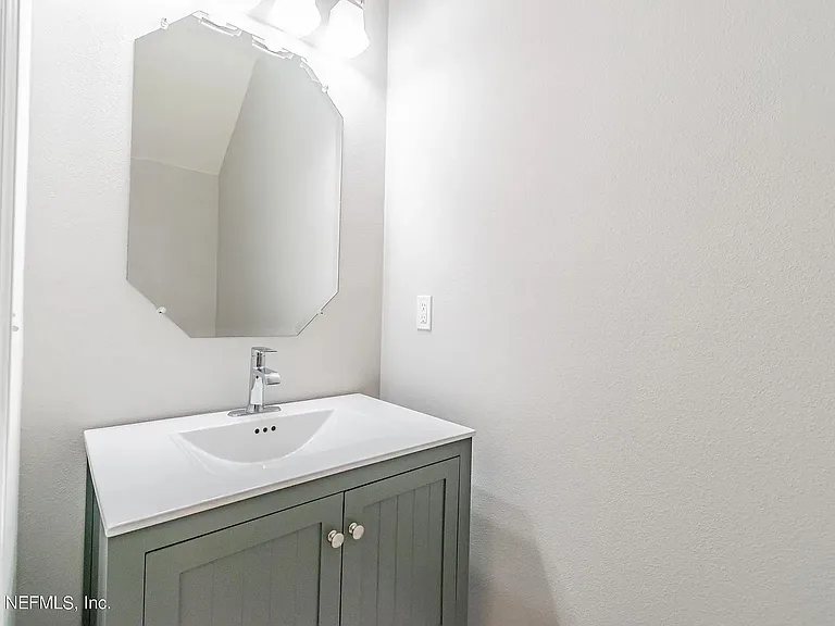 5924 Bartram Village Dr — Photo 11