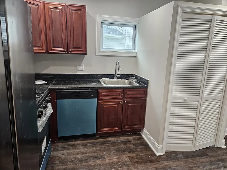 1015 S Beechfield Ave — Photo 10