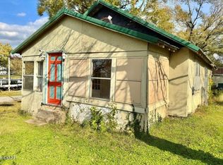 605 S Center St, Granby, MO 64844