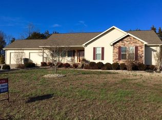 100 New Cut St, Horse Cave, KY 42749