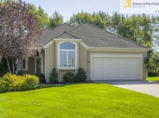 11881 S Carriage Rd, Olathe, KS 66062