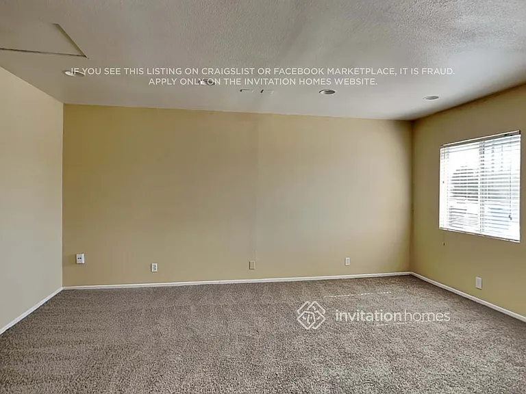 2628 N Maple Ave — Photo 15
