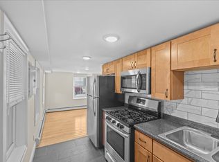 375 St Paul St APT 7, Burlington, VT 05401