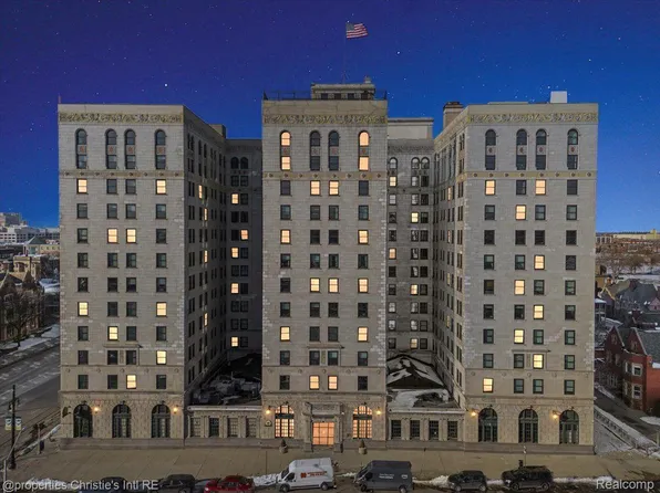 15 E Kirby St APT 825, Detroit, MI 48202