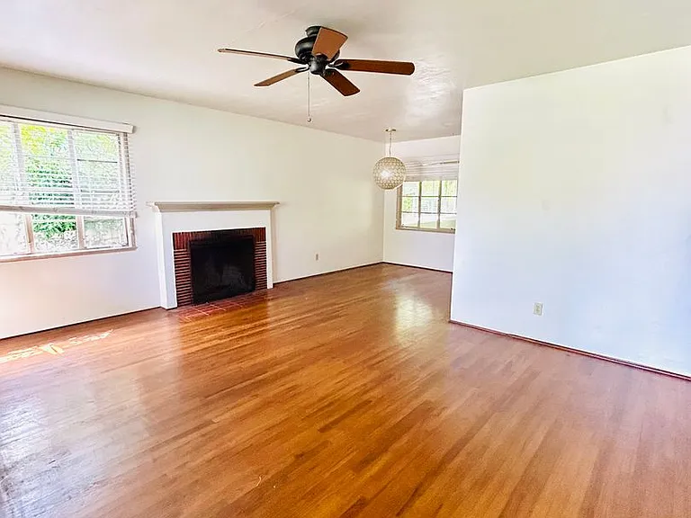 427 Palomar Ave — Photo 3