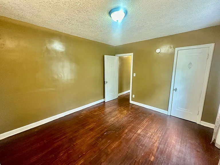 1303 Edgerton St — Photo 8