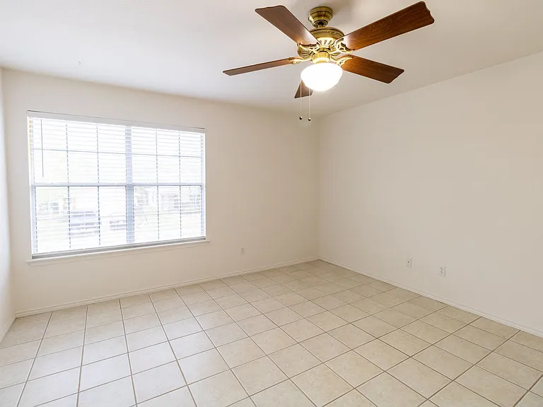 17501 Wiseman Dr — Photo 15