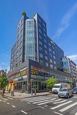 Rented by New York Casas Ltd. | media 22