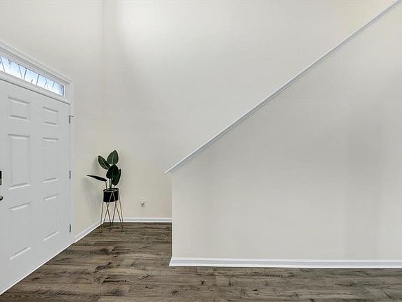 5th image of 609 Azalea Bloom Dr