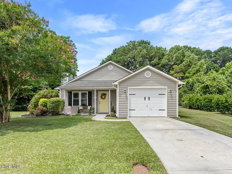211 Clydesdale Ct — Photo 1