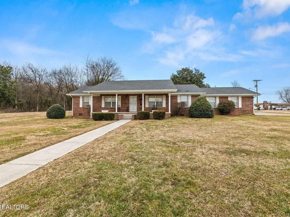 1702 Chestnut St, Sweetwater, TN 37874