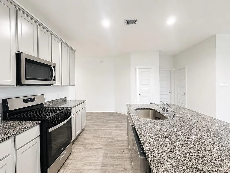 31603 Featherstone Trl — Photo 9