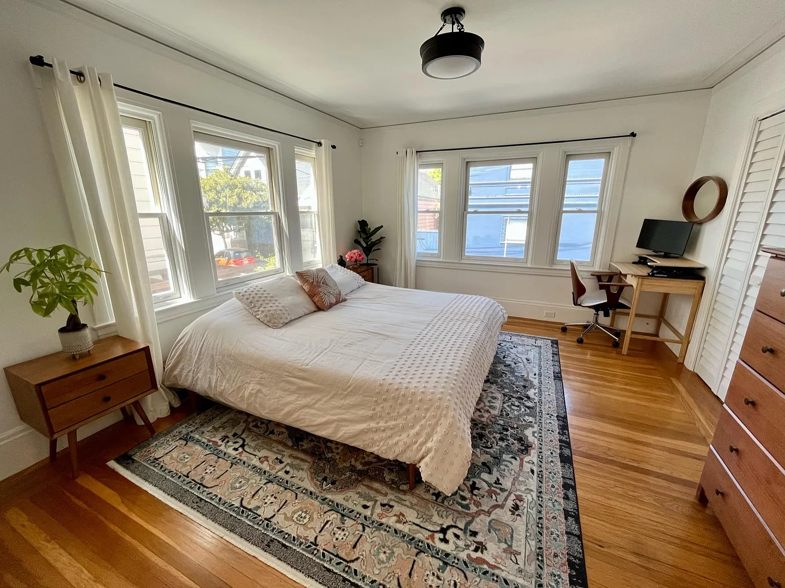 109 Lexington St — Photo 1