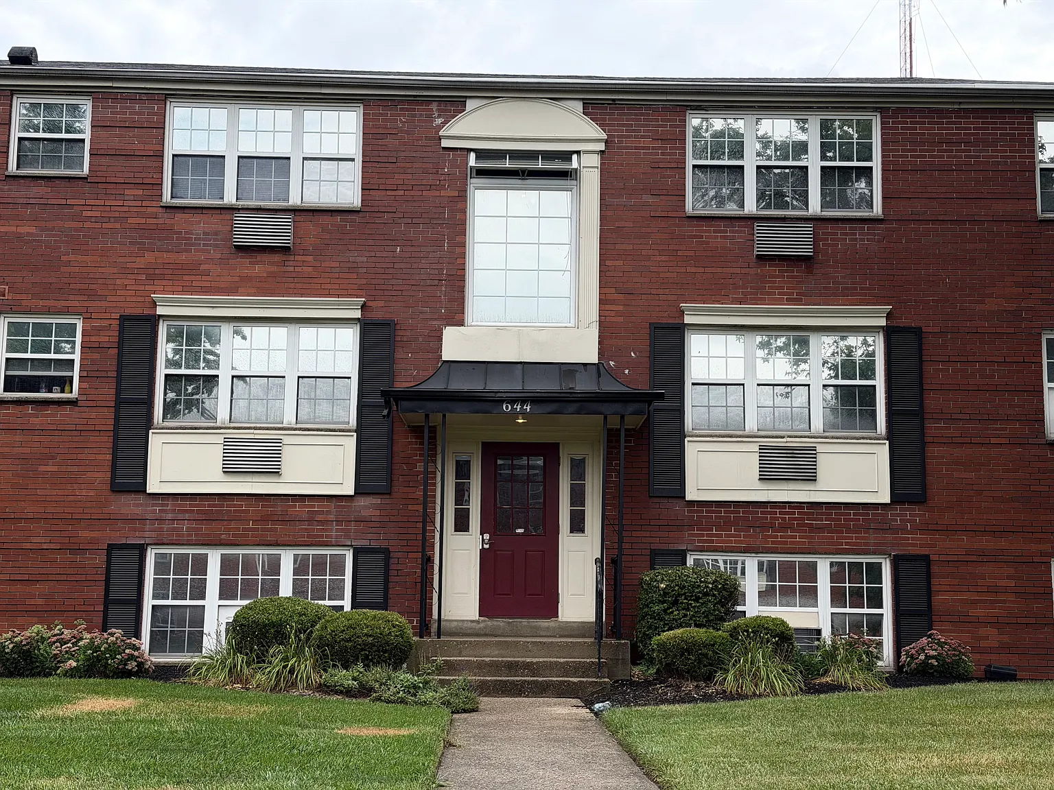2 bed, 589 sqft, $1,080 — Photo 1