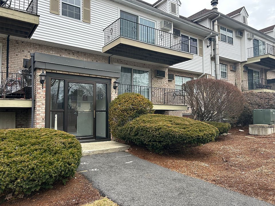 1st image of 18 Williamsburg Ct #0