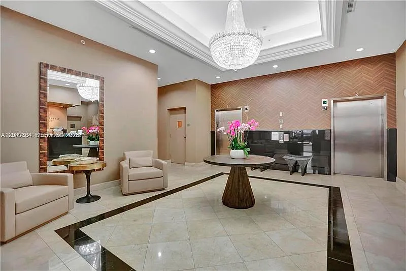 2 bed, 1053 sqft, $3,600 — Photo 3