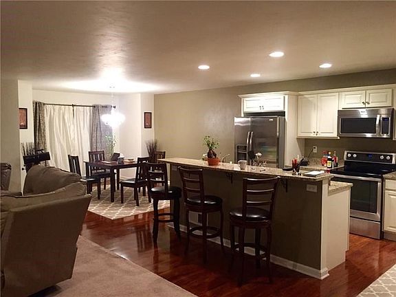 4th image of 1002 Saint Andrews Ct