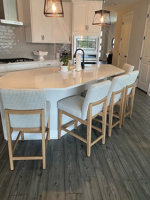 3 bed, 1950 sqft, $3,400 — Photo 3