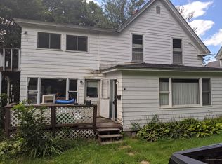 85 High St, Dexter, ME 04930