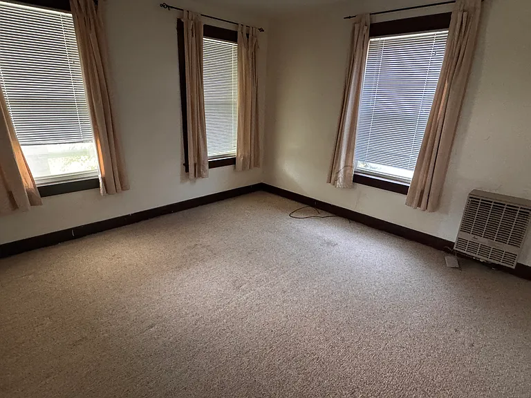 1207 E King Street — Photo 4