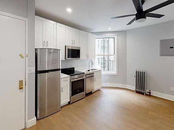 3rd image of 291 Lincoln Pl #8B