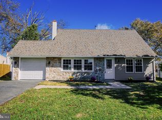 60 Pine Needle Rd, Levittown, PA 19056