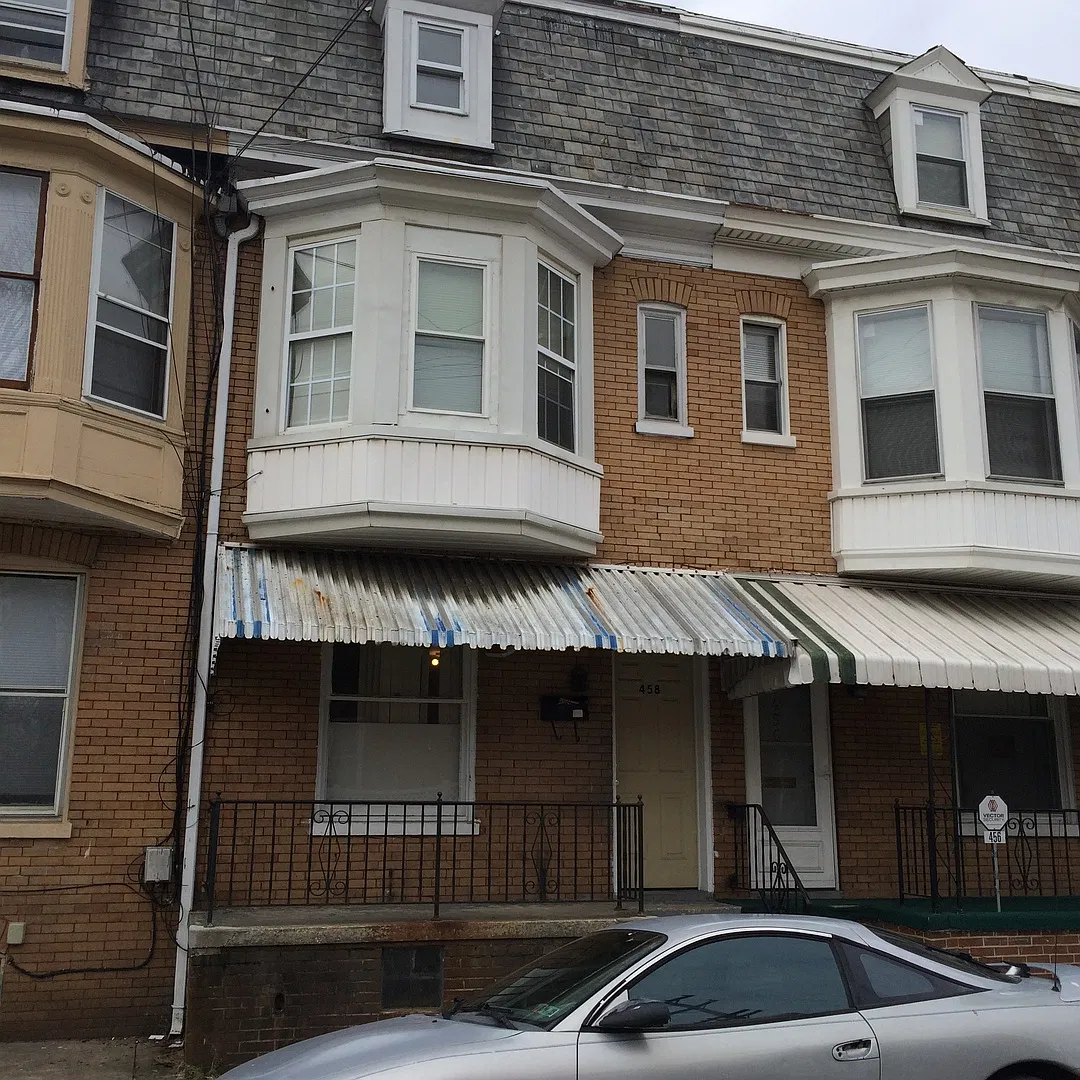 3-4 Bedroom 1 Bath with Parking and Laundry-York City SD — Photo 1