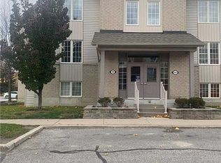 124 Petra Way #1, Whitby, ON L1R 0A2