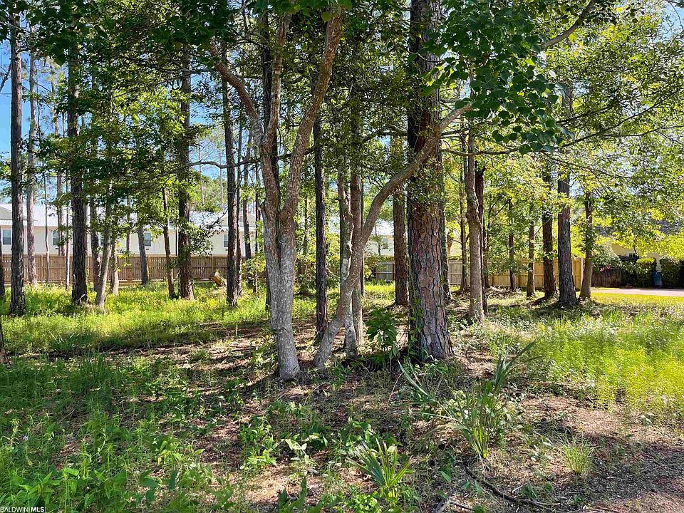 1st image of 19 Magnolia Cir