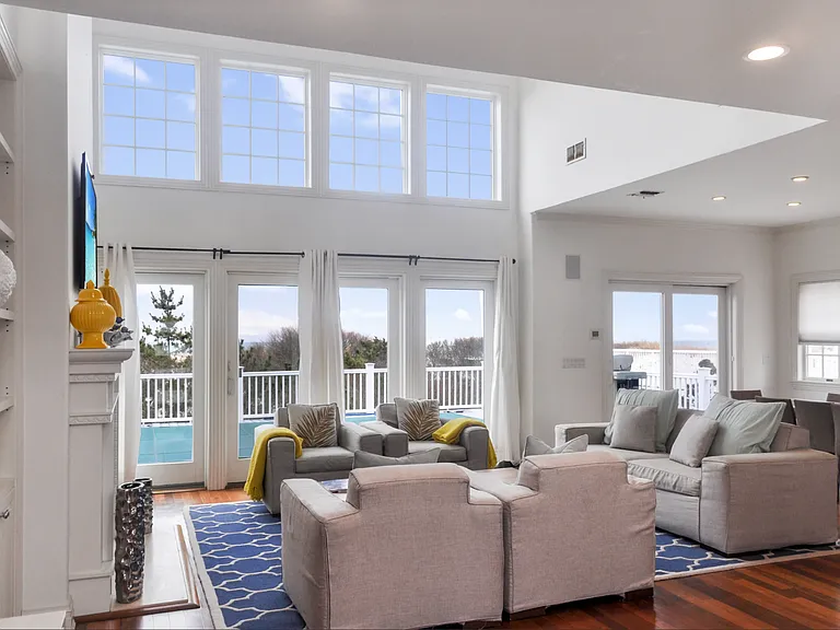 817 Dune Rd — Photo 5